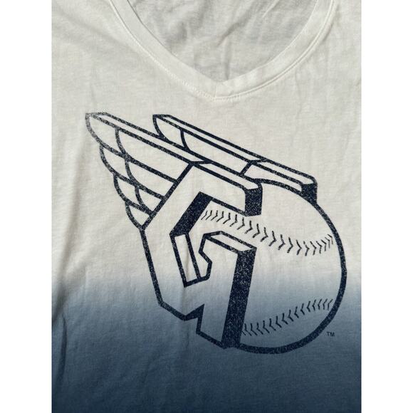 New Era Cleveland Guardian Baseball Ombré Fade T-shirt Women Size Small NEW Nwts - Picture 4 of 11